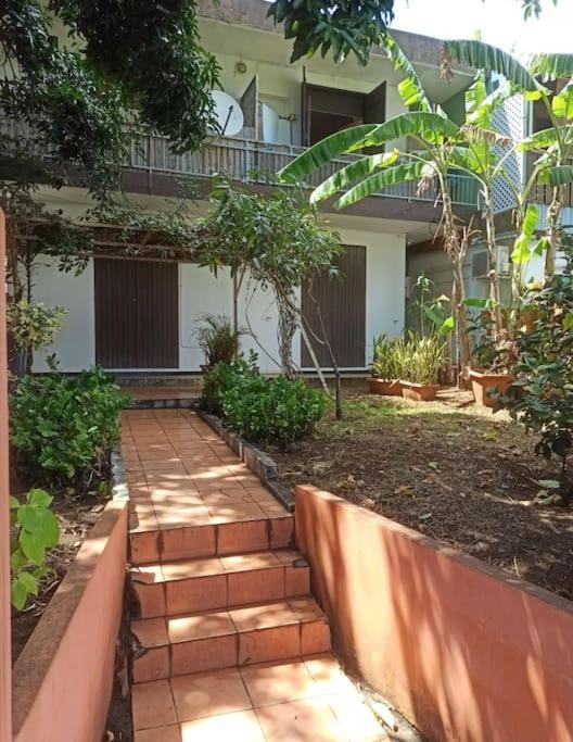Appartement Idealement Situe Saint-Denis Exterior photo
